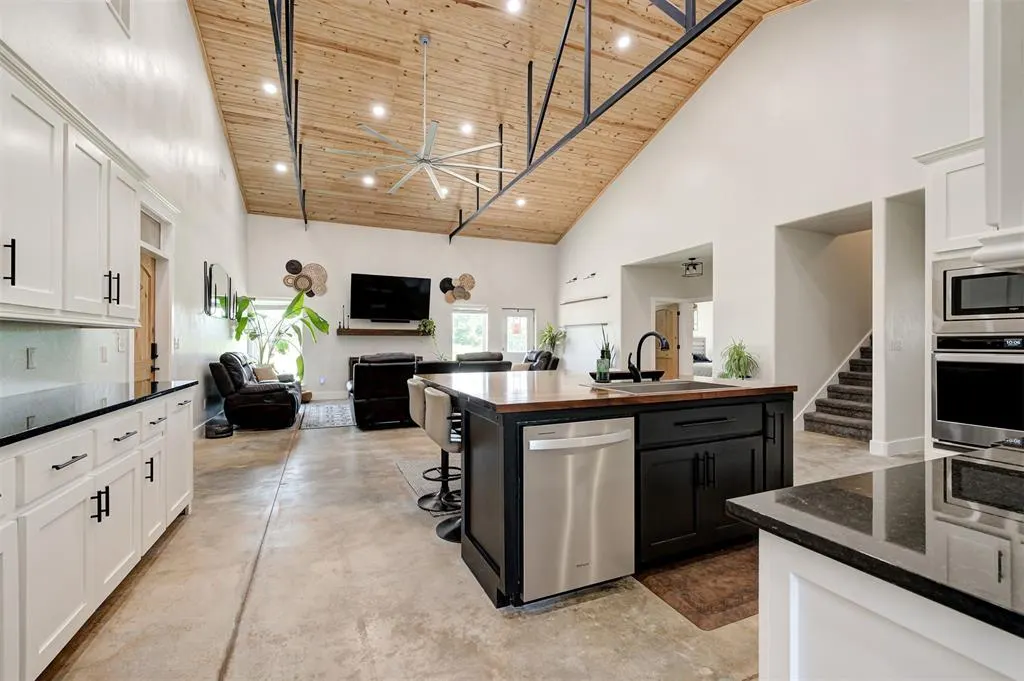 Photo 10 — 8201 S Hiwassee Road, Oklahoma City, OK 73150