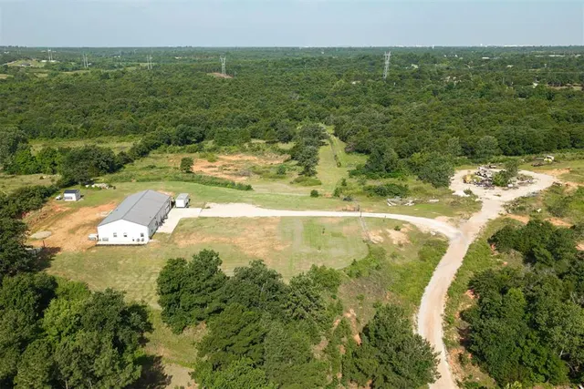Photo 3 — 8201 S Hiwassee Road, Oklahoma City, OK 73150