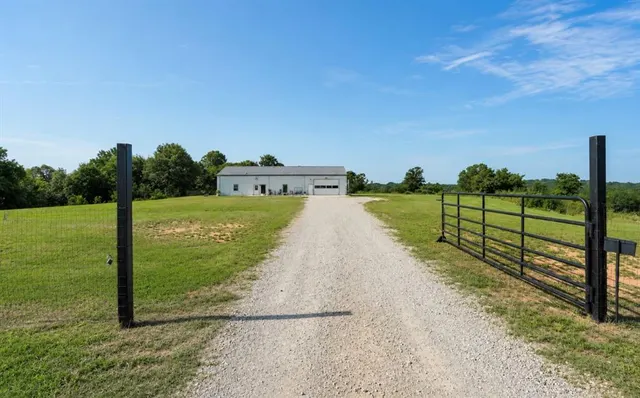 Photo 2 — 8201 S Hiwassee Road, Oklahoma City, OK 73150