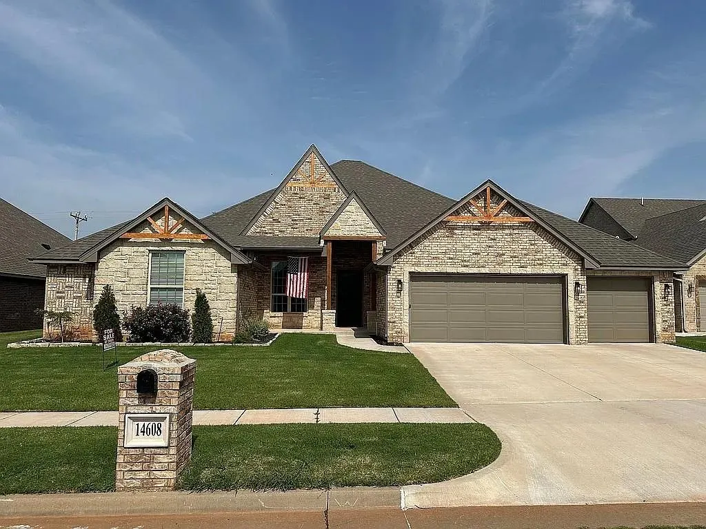 Photo 3 — 14608 Brantwood Circle, Oklahoma City, OK 73142