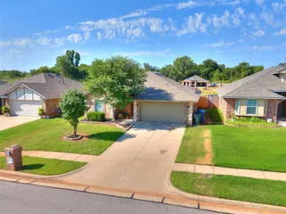 Sold home at 10808 SE 27th Street
