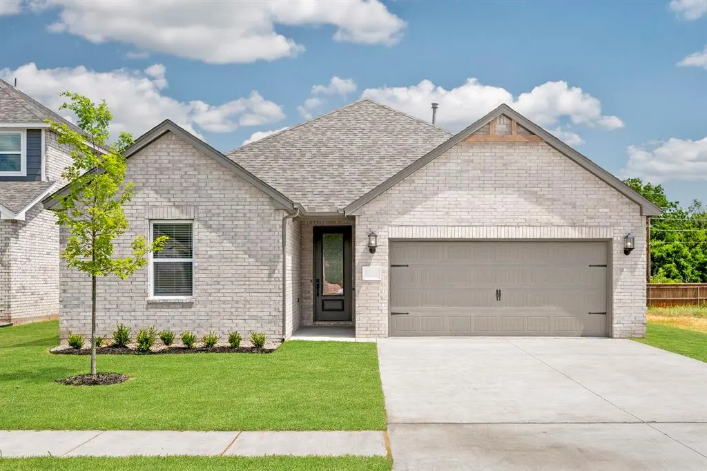 Front exterior — 11949 SW 30th Street, Yukon, OK 73099