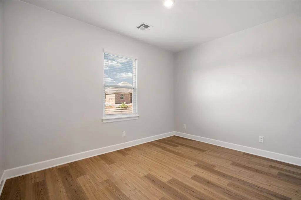 Photo 11 — 11949 SW 30th Street, Yukon, OK 73099