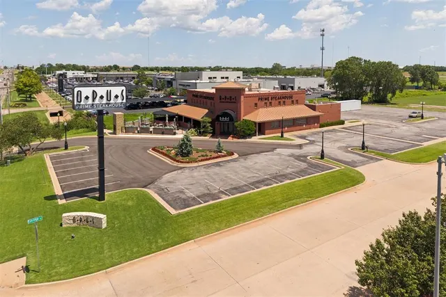 Photo 4 — 800 W Memorial Road, Oklahoma City, OK 73114