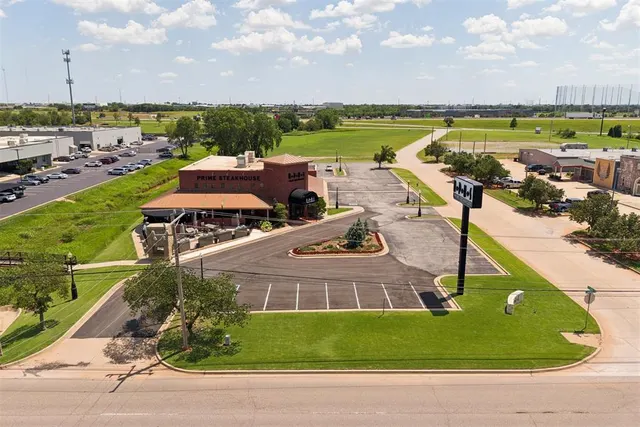 Photo 8 — 800 W Memorial Road, Oklahoma City, OK 73114