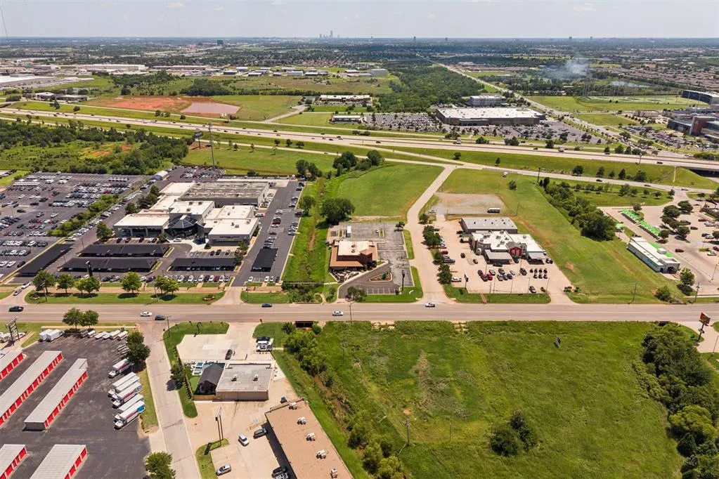 Photo 11 — 800 W Memorial Road, Oklahoma City, OK 73114