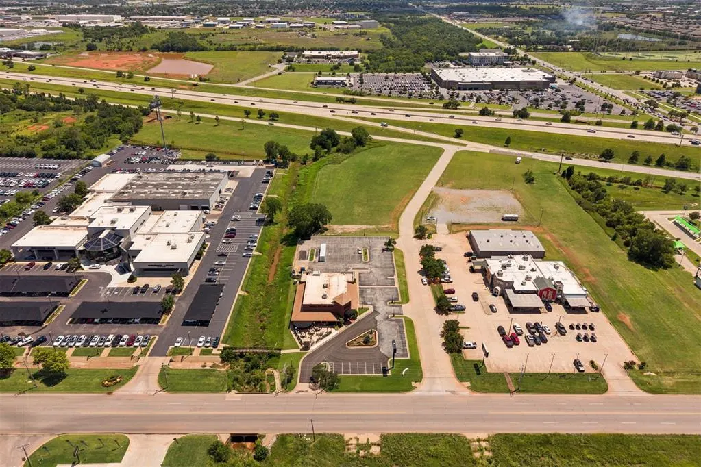 Photo 12 — 800 W Memorial Road, Oklahoma City, OK 73114