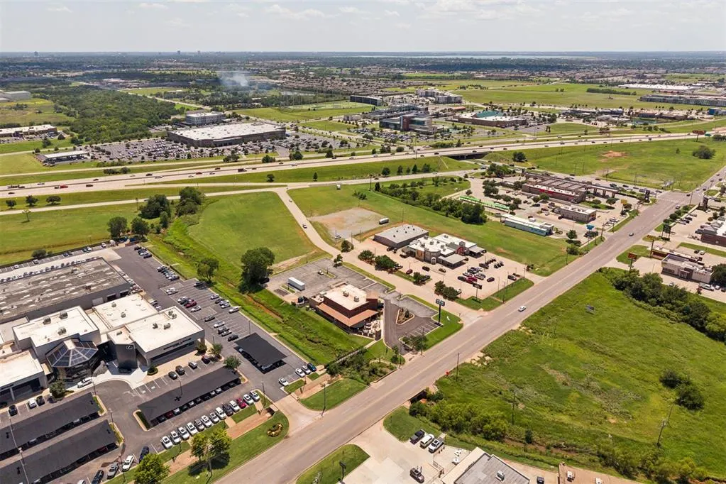 Photo 13 — 800 W Memorial Road, Oklahoma City, OK 73114