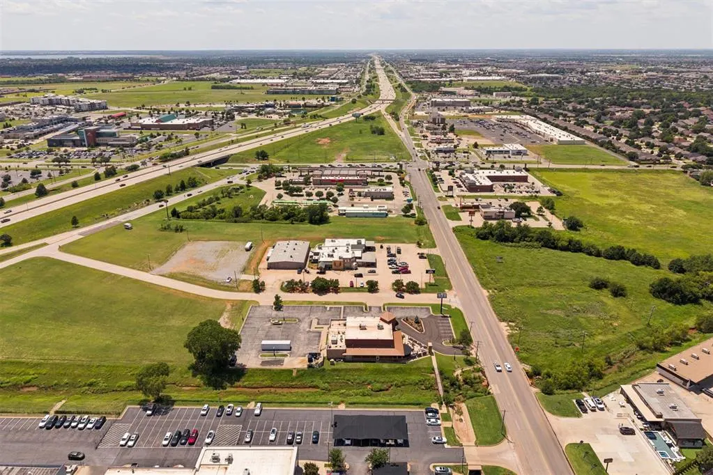 Photo 14 — 800 W Memorial Road, Oklahoma City, OK 73114