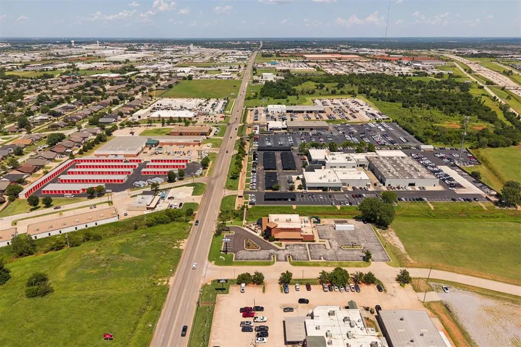 Photo 16 — 800 W Memorial Road, Oklahoma City, OK 73114