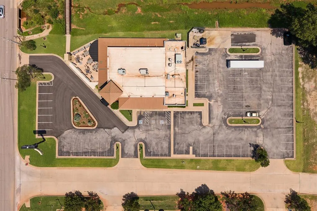 Photo 18 — 800 W Memorial Road, Oklahoma City, OK 73114