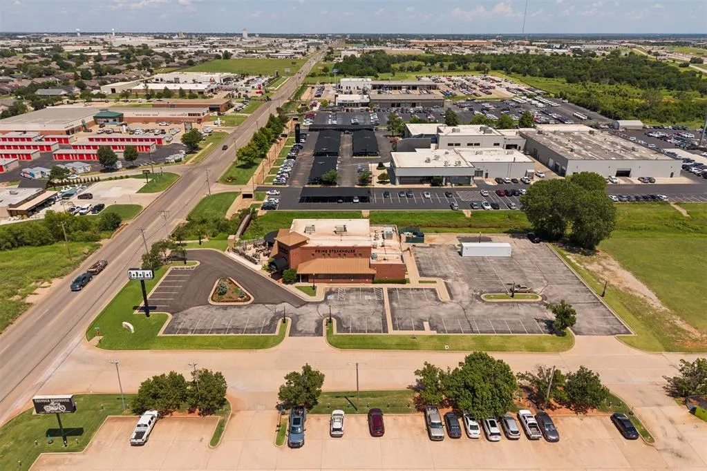 Photo 19 — 800 W Memorial Road, Oklahoma City, OK 73114