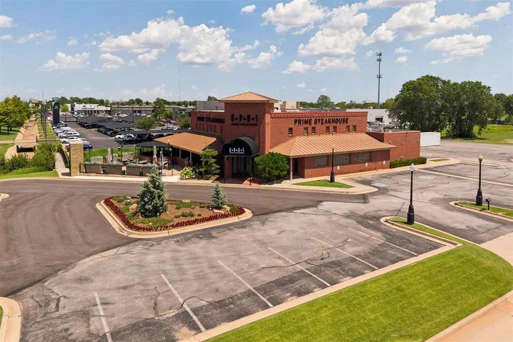 Photo 23 — 800 W Memorial Road, Oklahoma City, OK 73114