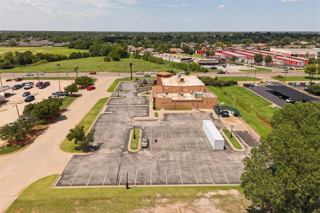 Photo 32 — 800 W Memorial Road, Oklahoma City, OK 73114