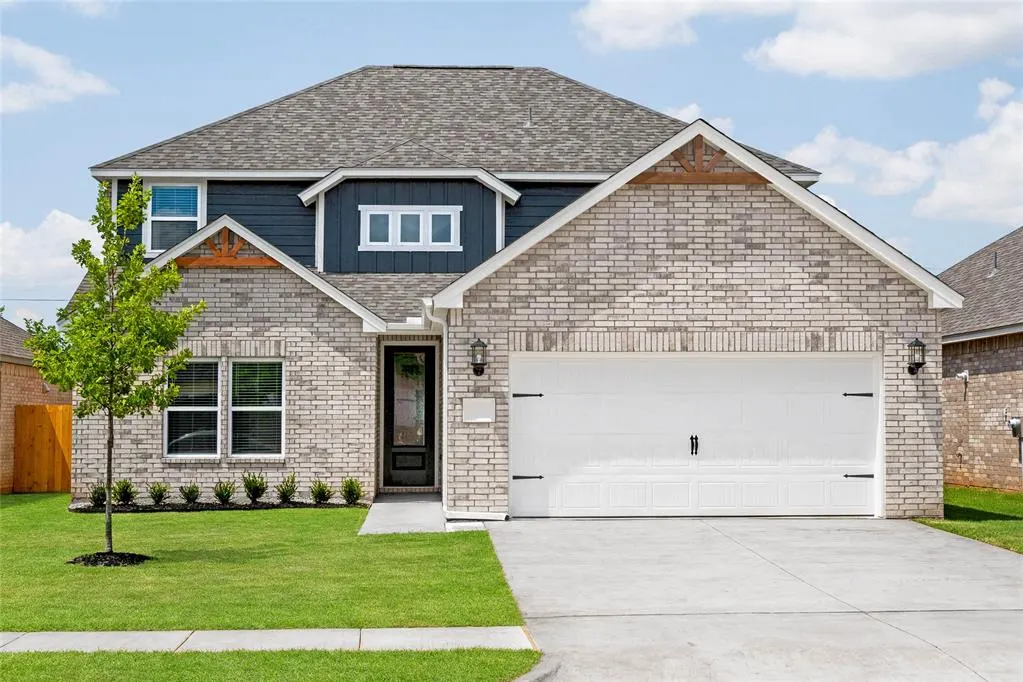 Front exterior — 3104 Evyn Boulevard, Yukon, OK 73099