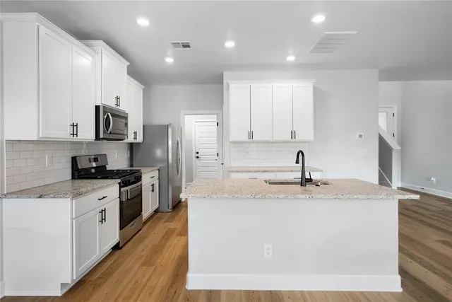 Photo 4 — 3104 Evyn Boulevard, Yukon, OK 73099