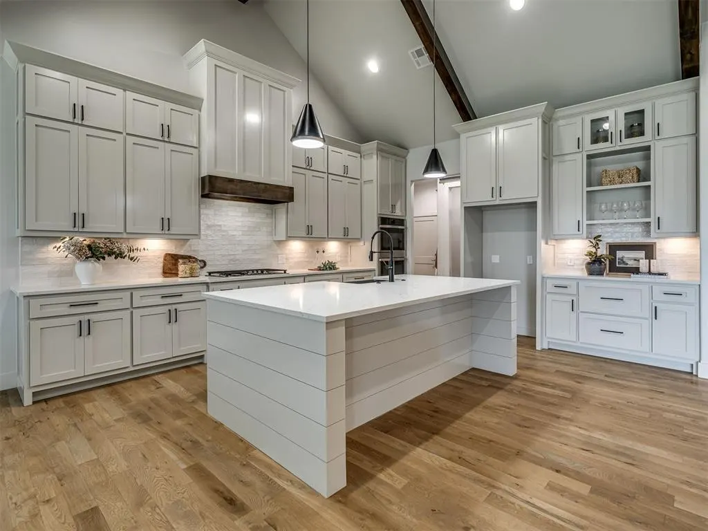 Photo 12 — 4301 Hunter Glen Drive, Oklahoma City, OK 73179