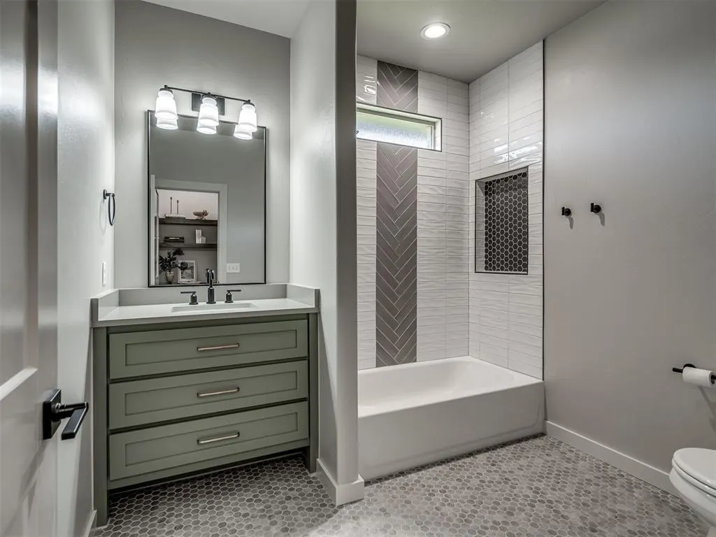 Photo 30 — 4301 Hunter Glen Drive, Oklahoma City, OK 73179