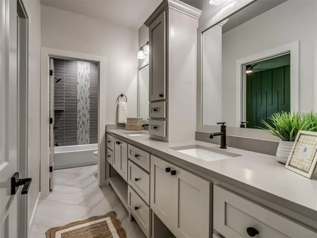 Photo 32 — 4301 Hunter Glen Drive, Oklahoma City, OK 73179