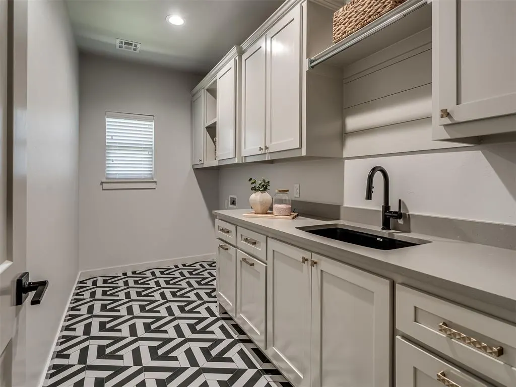 Photo 36 — 4301 Hunter Glen Drive, Oklahoma City, OK 73179