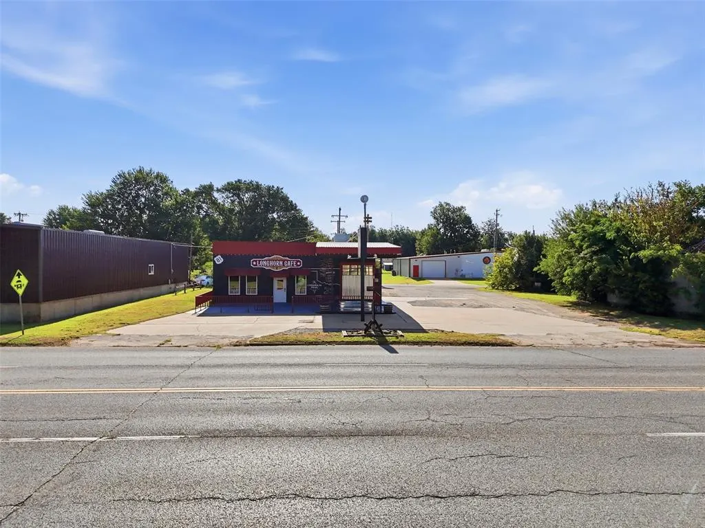 Photo 5 — 112 N Chisholm Trail, Dover, OK 73734