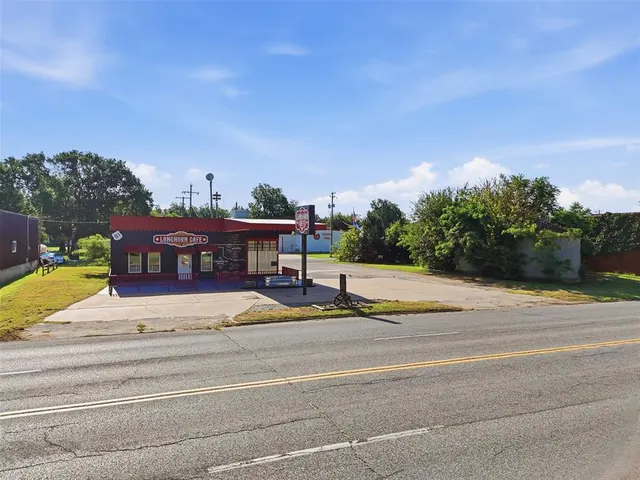 Photo 6 — 112 N Chisholm Trail, Dover, OK 73734
