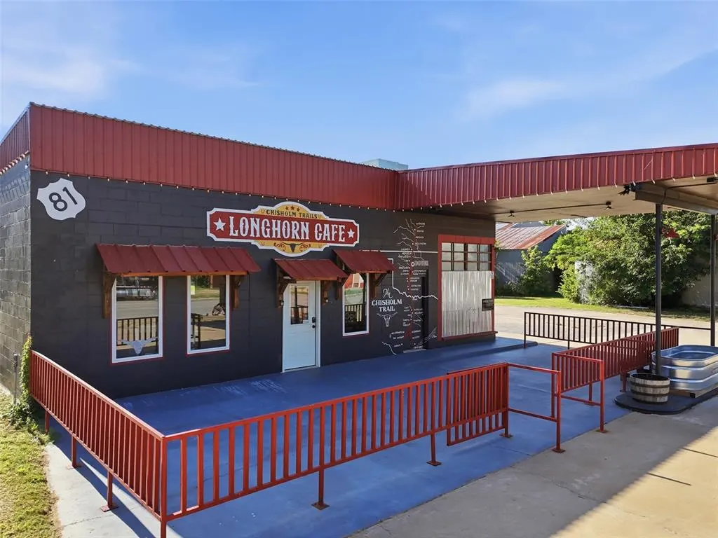 Photo 14 — 112 N Chisholm Trail, Dover, OK 73734