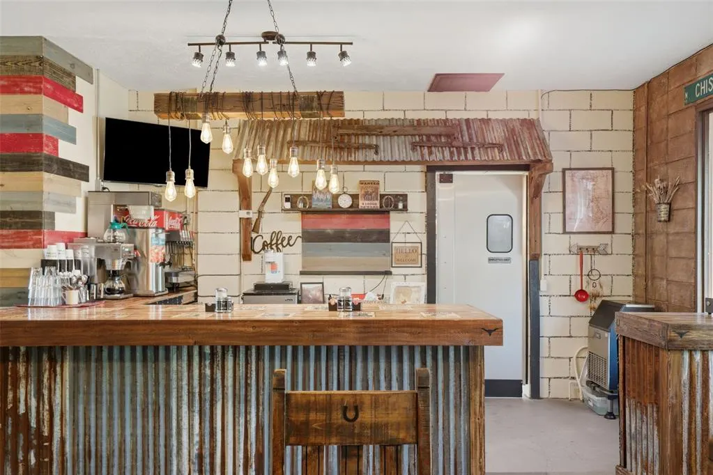 Photo 21 — 112 N Chisholm Trail, Dover, OK 73734