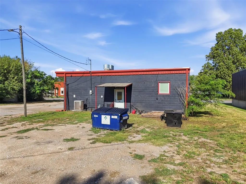 Photo 40 — 112 N Chisholm Trail, Dover, OK 73734