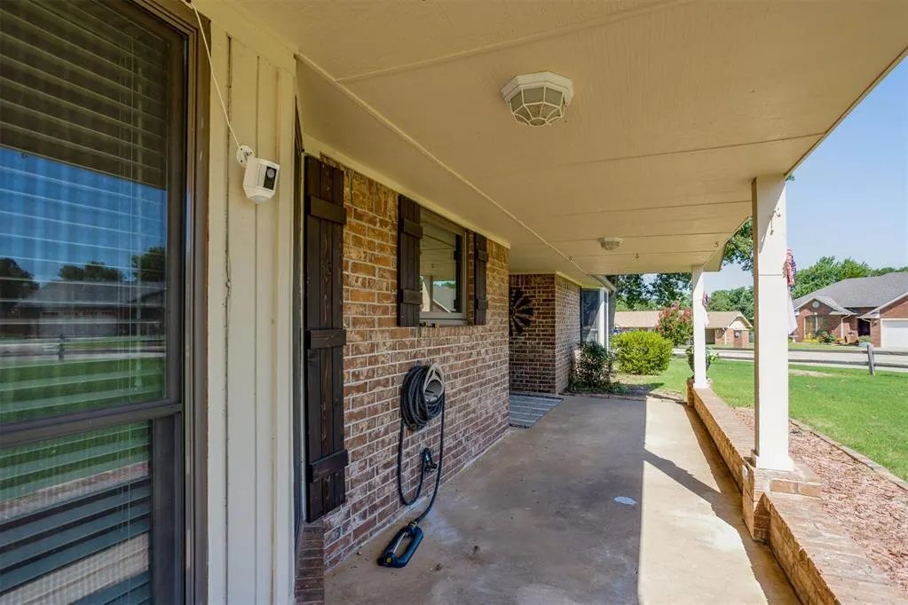 Photo 4 — 1016 W Washington Circle, Tecumseh, OK 74873