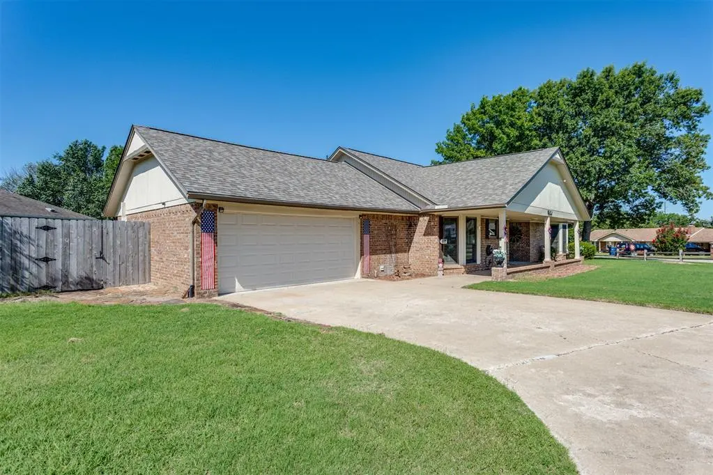 Photo 5 — 1016 W Washington Circle, Tecumseh, OK 74873