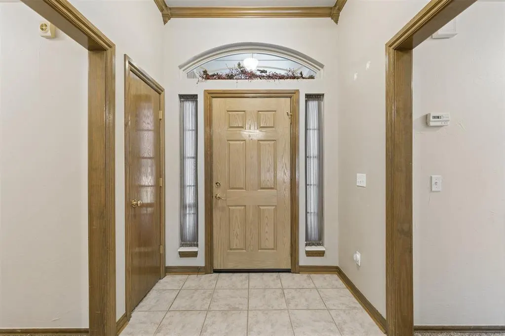 Photo 5 — 12504 Kingsridge Terrace, Oklahoma City, OK 73170