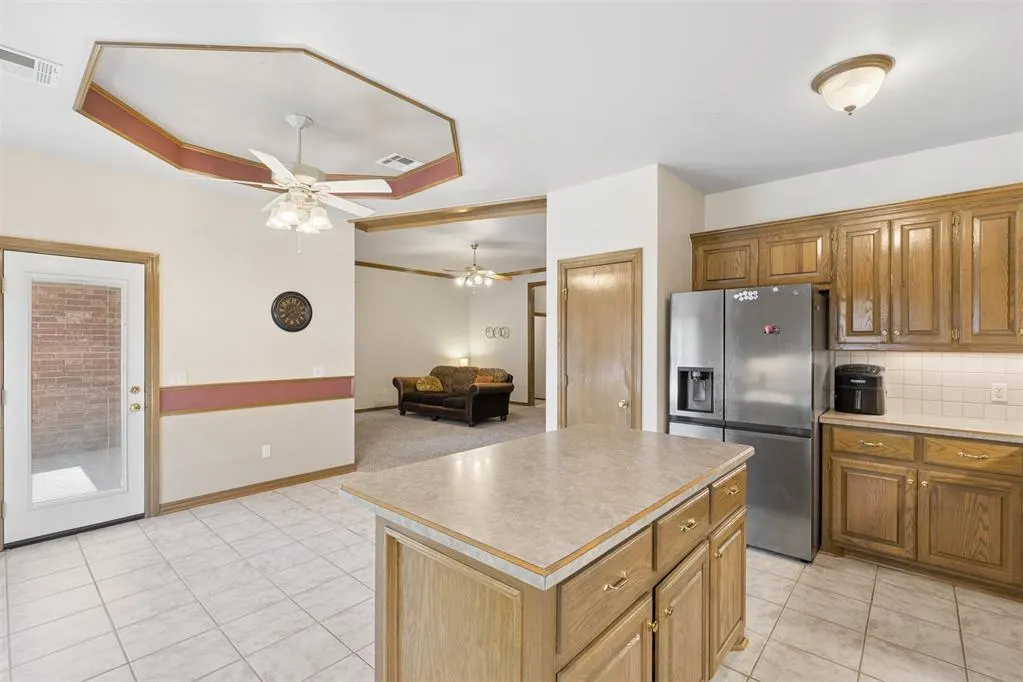 Photo 15 — 12504 Kingsridge Terrace, Oklahoma City, OK 73170