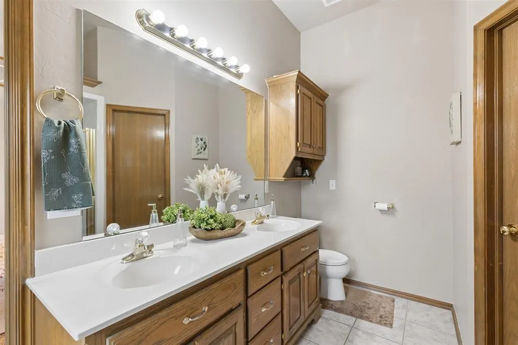 Photo 21 — 12504 Kingsridge Terrace, Oklahoma City, OK 73170
