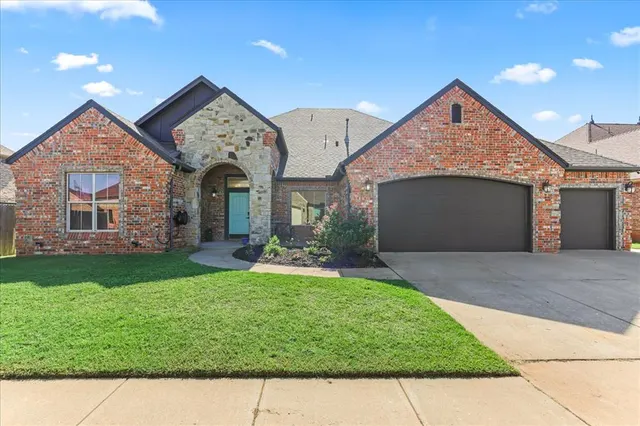Photo 2 — 13332 Ambleside Drive, Yukon, OK 73099