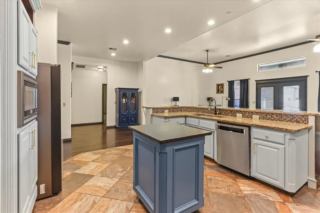 Photo 9 — 13332 Ambleside Drive, Yukon, OK 73099