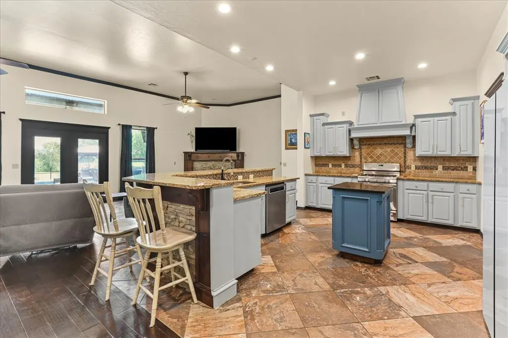 Photo 11 — 13332 Ambleside Drive, Yukon, OK 73099