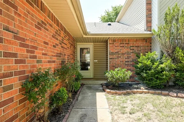 Photo 3 — 11704 SW 3rd Street, Yukon, OK 73099