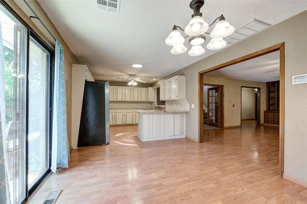 Photo 11 — 11704 SW 3rd Street, Yukon, OK 73099