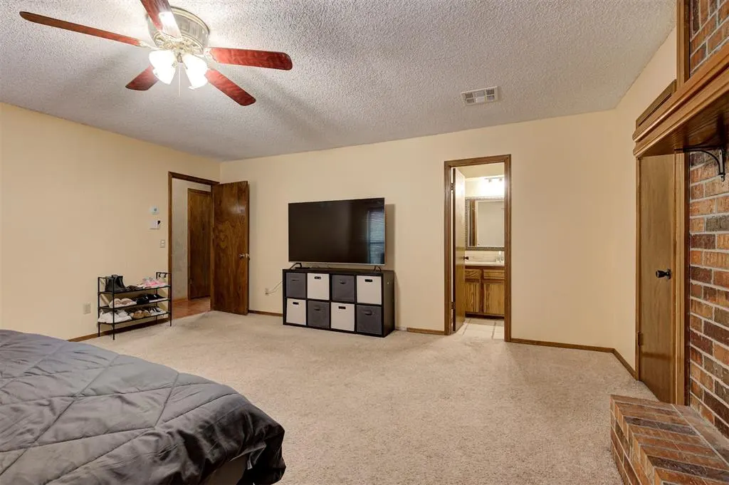 Photo 21 — 11704 SW 3rd Street, Yukon, OK 73099