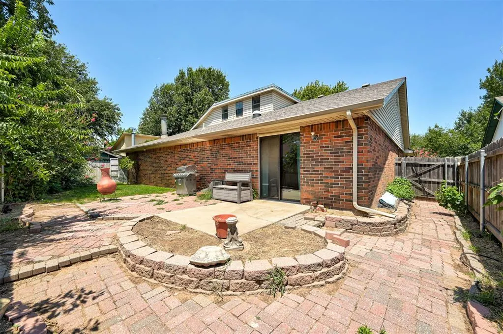 Photo 33 — 11704 SW 3rd Street, Yukon, OK 73099