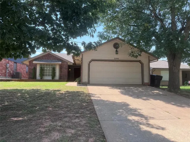 Front exterior — 2900 Green Canyon Drive, Edmond, OK 73013