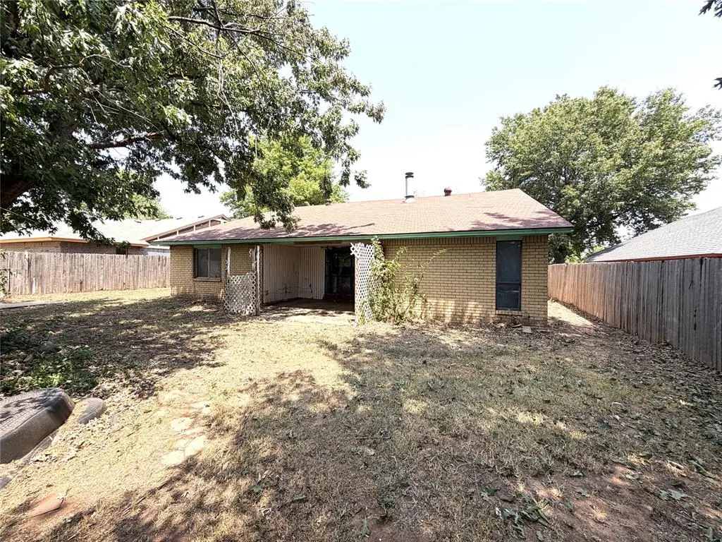 Photo 2 — 10408 NW 40th Street, Yukon, OK 73099