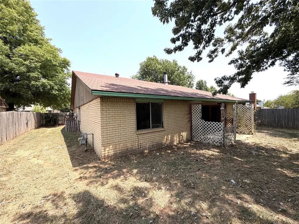 Photo 4 — 10408 NW 40th Street, Yukon, OK 73099