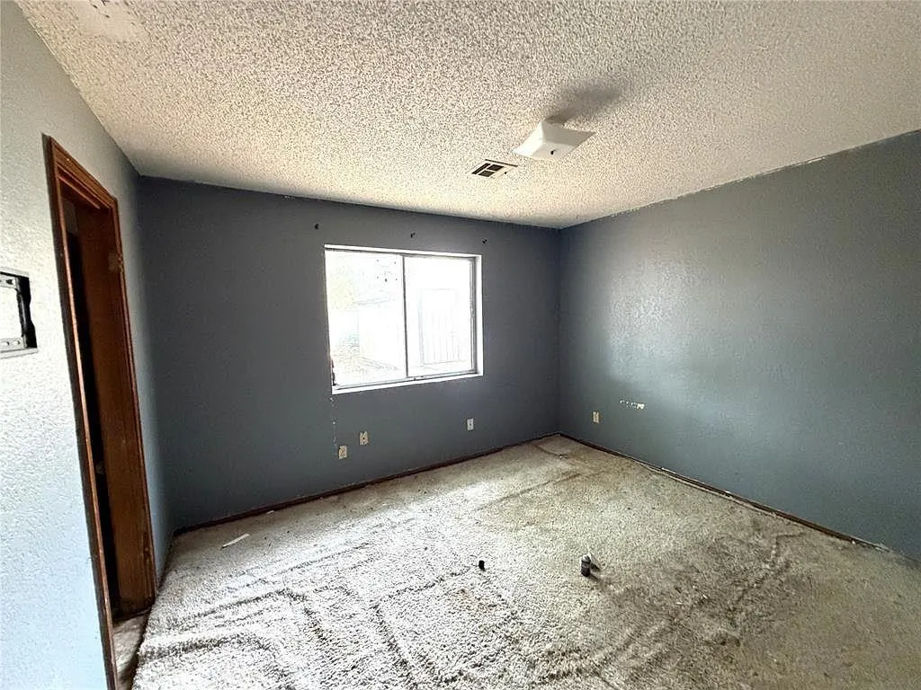 Photo 11 — 10408 NW 40th Street, Yukon, OK 73099