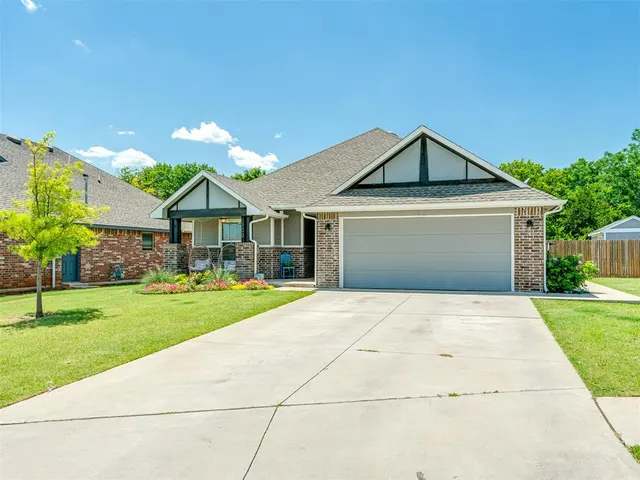 Photo 4 — 300 Mountain Laurel Way, Noble, OK 73068