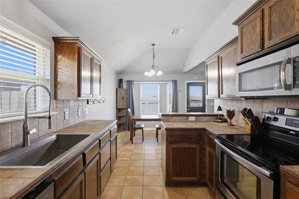 Photo 10 — 4205 Red Apple Terrace, Moore, OK 73160