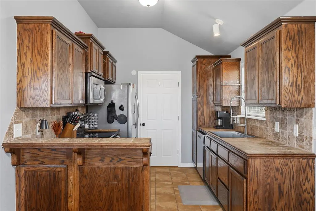 Photo 11 — 4205 Red Apple Terrace, Moore, OK 73160
