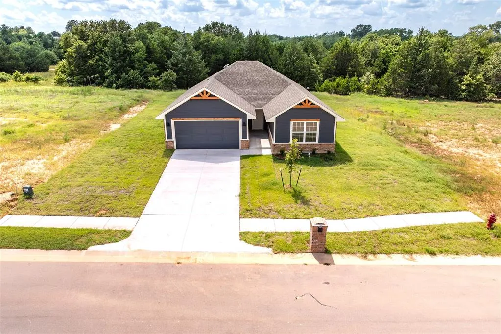 Front exterior — 4656 Lincoln Landing, Harrah, OK 73045