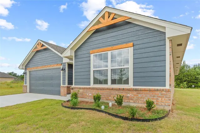 Photo 4 — 4656 Lincoln Landing, Harrah, OK 73045